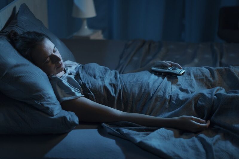 femme qui dort après la méditation