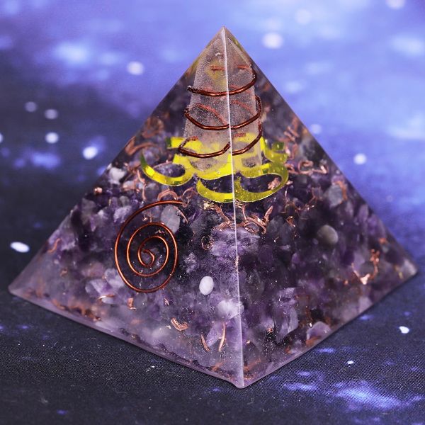 pyramide orgonite en pierre d'amethyste