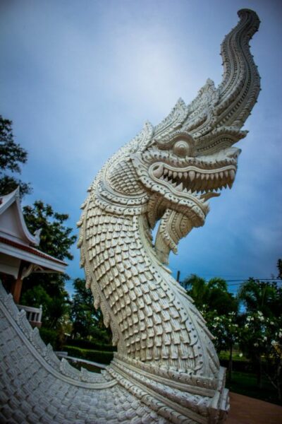 statue dragon